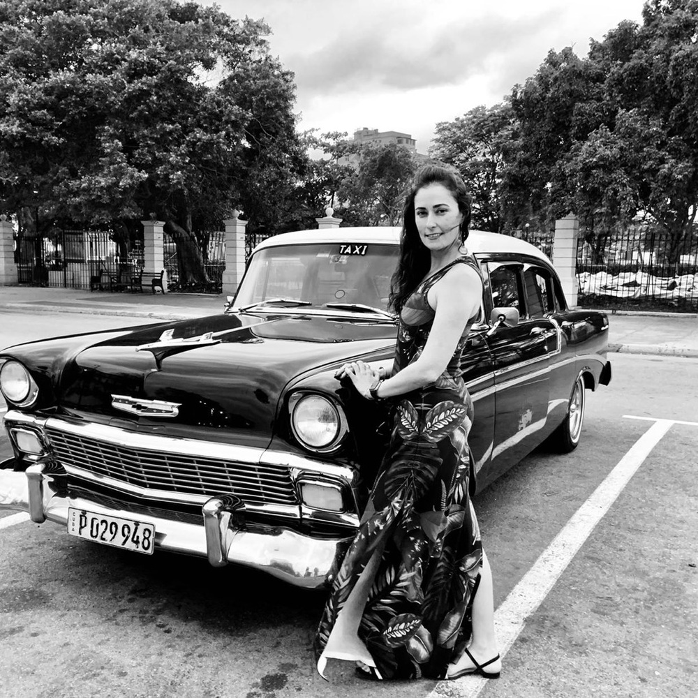 Meet your Posher, Sandina